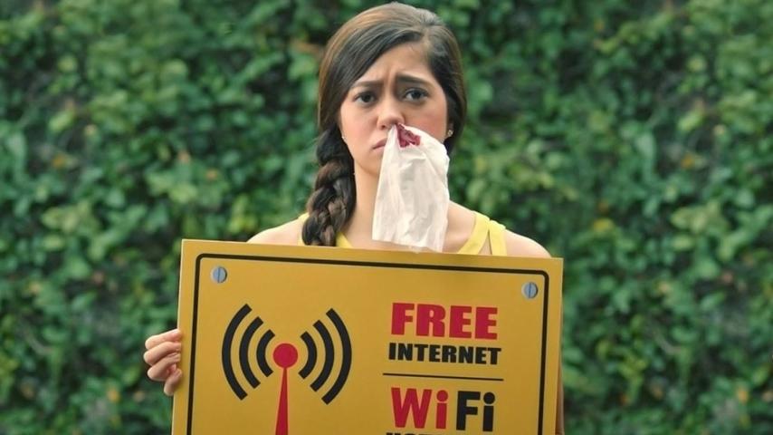 مشاهدة فيلم The Girl Allergic to WiFi 2018 مترجم